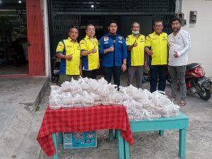 Bersama DPK KNPI Medan Area, Komunitas Satu Hati Bagikan Takzil ke Masyarakat Yang Berpuasa