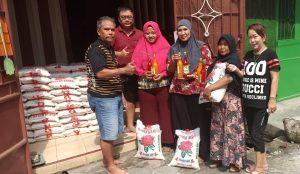 100 Paket Lebaran Dibagikan Irman Liang