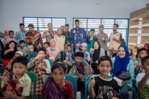 Salurkan Bantuan Dari Baznas Medan Kepada Kaum Dhuafa, Bobby Nasution Ajak  Masyarakat Terus Berzakat