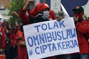 UU Disahkan, Buruh Merasa Dirugikan!