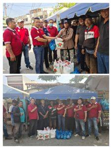 Minggu Berkah Jelang Lebaran, Ketua Pewarta Bagikan Sembako ke Tukang Becak