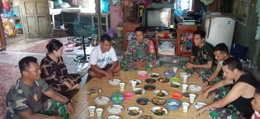 Ciptakan Rasa Kekeluargaan, Satgas TMMD Reguler Ke-116 Makan Bersama Warga