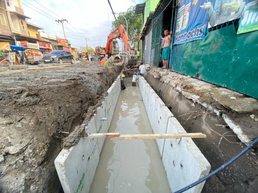 Dinas SDABMBK Kota Medan Pasang U-Ditch Sepanjang 931 Meter Untuk Atasi Genangan Air di Jalan Bahagia By Pass