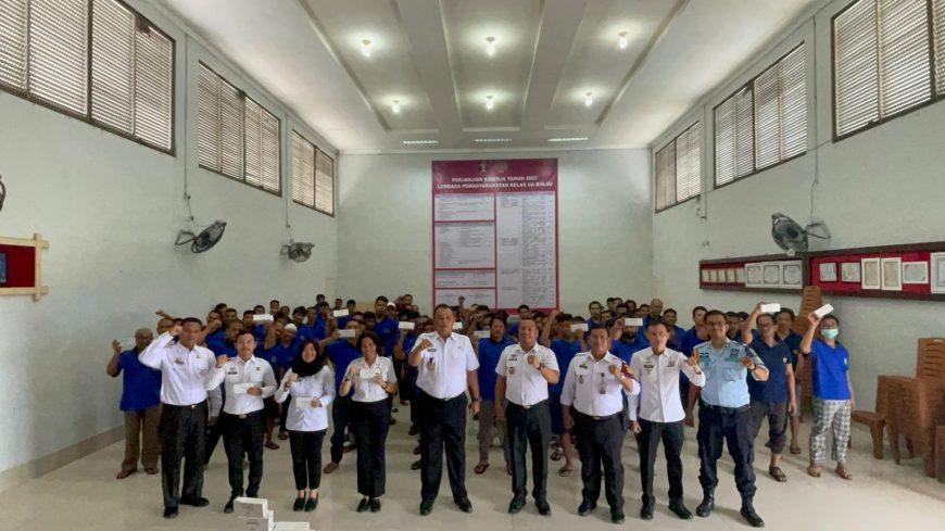 Penuhi Hak WBP, Lapas Binjai Kanwil Kumham Sunut Bagikan Vitamin Kepada Warga Binaan