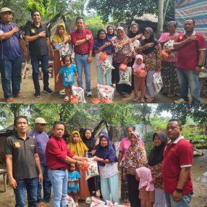 Mencari Amal Kebaikan, Ketua Pewarta Jumat Barokah Berbagi Sembako kepada Kaum Duafa