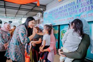 26 Anak Stunting Terima PMT, Ny Kahiyang Ayu Motivasi Orang Tua Semangat Rawat Sang Buah Hati