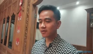 Stop Cari Muka! Gibran Tidak Perlu Dibela