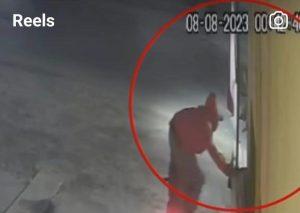 Jelang HUT Kemerdekaan RI Ke-78, Aksi Curi Bendera Merah Putih Terekam CCTV