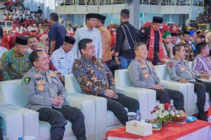 Bobby Nasution Dampingi Wakapolri Serahkan 5.000 Paket Sembako kepada Komunitas Masyarakat Sumut