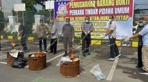 Kalapas dan Kajari Binjai Hadiri Pemusnahan Barang Bukti
