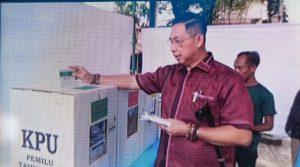 Anggota DPRD Medan Wong Chun Sen Nyoblos di TPS 044