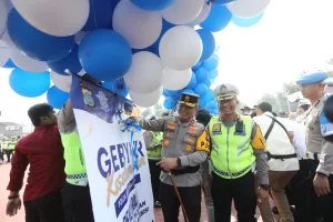 Gebyar Keselamatan Lalu Lintas, Polda Sumut Terbangkan Balon Berhadiah Sapi Bagi Warga
