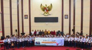 Sekwan DPRD Terima Kunjungan Pelajar SMP Siti Hajar