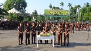 Apel Pagi HUT Persaja ke-73 Dimeriahkan Pemotongan Tumpeng, Jaksa Agung: Persaja Dukung Transformasi Penegakan Hukum Modern