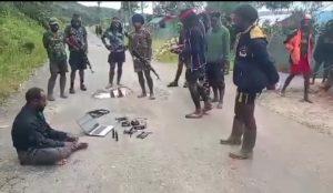 Intimidasi Warga Papua, OPM Kelompok Undius Kogoya Siksa Kepala Kampung Odiyai
