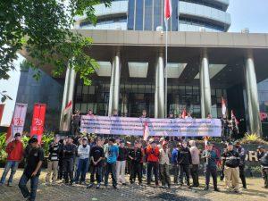 Gunakan Topeng, Mahasiswa Demo KPK Minta Tangkap Walikota Sibolga