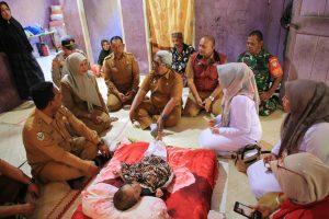 Pj Bupati Aceh Utara Kunjungi Anak Penderita Stunting di Gampong Cot Patisah 2 816ef839 e7f3 4111 85b5 c2634545b707