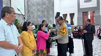 Lewat Kegiatan Minggu Kasih, Kapolrestabes Medan Salurkan Bantuan Sembako dari Kapolda Sumut