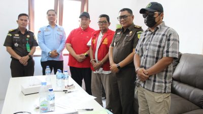 Lagi Jualan Bakso Keliling, Tim Tabur Kejati Sumut Amankan DPO Tersangka Dugaan Korupsi Pembangunan Stadion Madina 2 IMG 20250220 WA0251