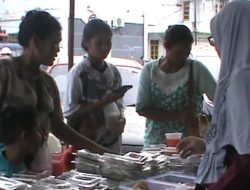 Takjil Harga Murah Selama Ramadan Sangat Diminati Warga Balige