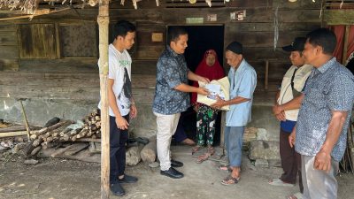 Bupati Langkat Syah Afandin Respon Cepat: Fasilitasi Bedah Rumah Lansia di Wampu 3 IMG 20250419 WA0054