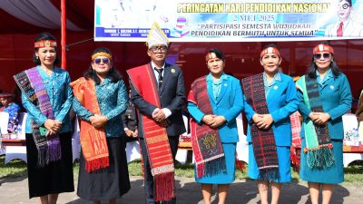 Wakil Bupati Samosir Pimpin Upacara Peringatan Hardiknas 2025 4 IMG 20250502 WA0244