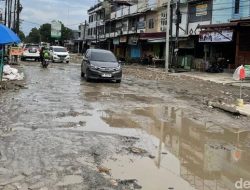 Jalan Rusak, Cermin Sistem yang Tak Berpihak pada Rakyat