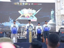 Extreme Festival 2025, Prajurit TNI AL Tetap Terdepan di Renang Selat Madura