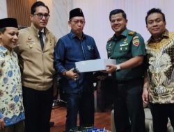 Rico Bersama Pimpinan DPRD Berikan Kejutan di Ultah Dandim Medan