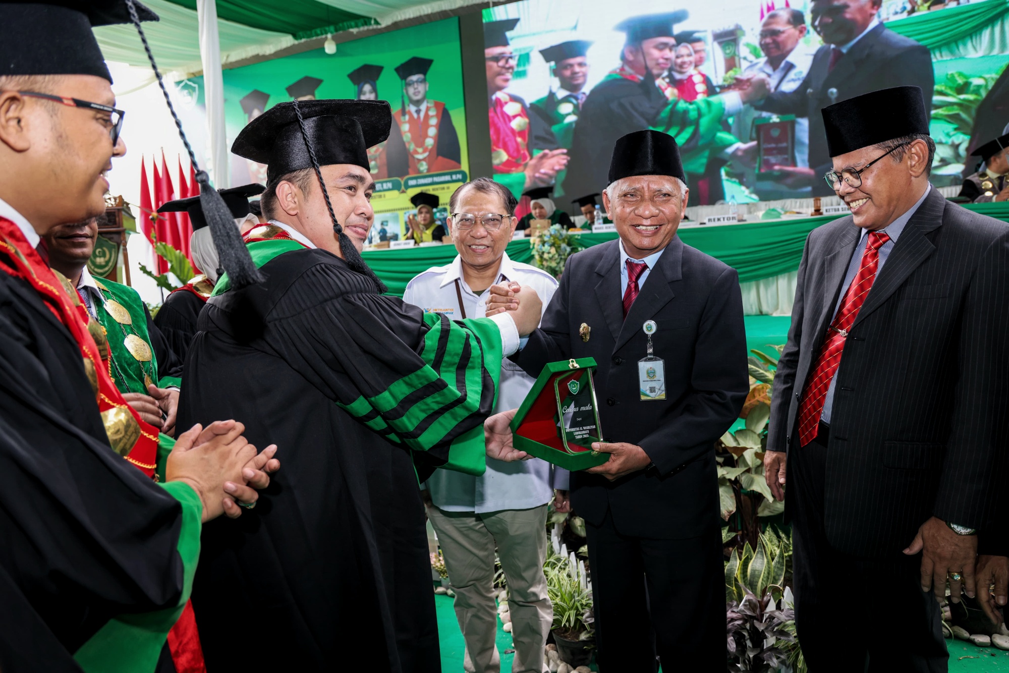 Wagubsu Labuhanbatu Wisuda Alwasliyah 3