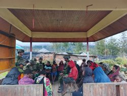Minggu Kasih di Tanah Puncak: Satgas Yonif 700/WYC Menyatukan Hati dalam Ibadah Bersama Umat
