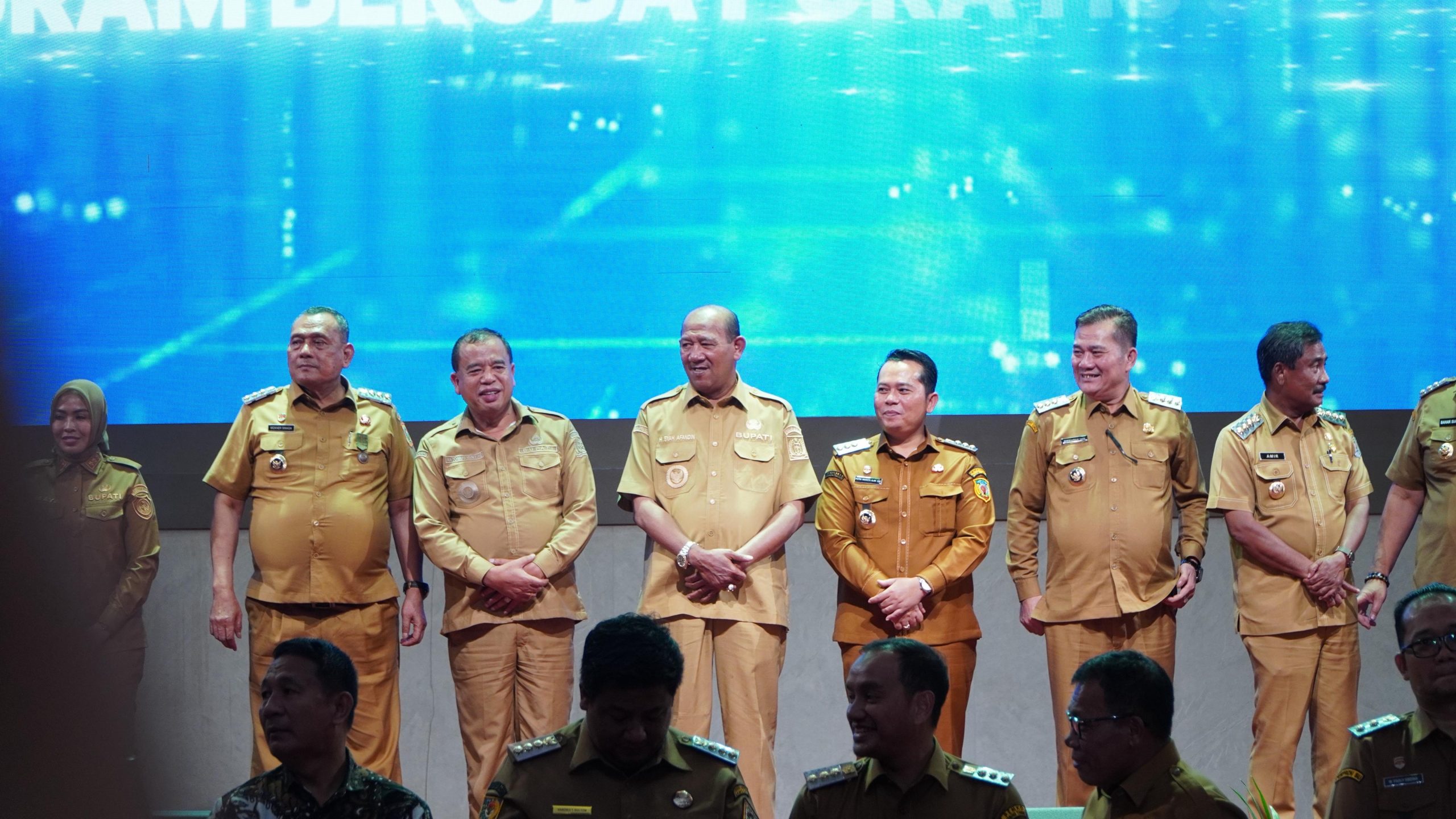 Syah Afandin Terima Penghargaan UHC, Komitmen Maksimalkan Pelayanan Kesehatan di Langkat 5 2cb5c13b 0aa5 414e 8ddf 876cf030a390 scaled