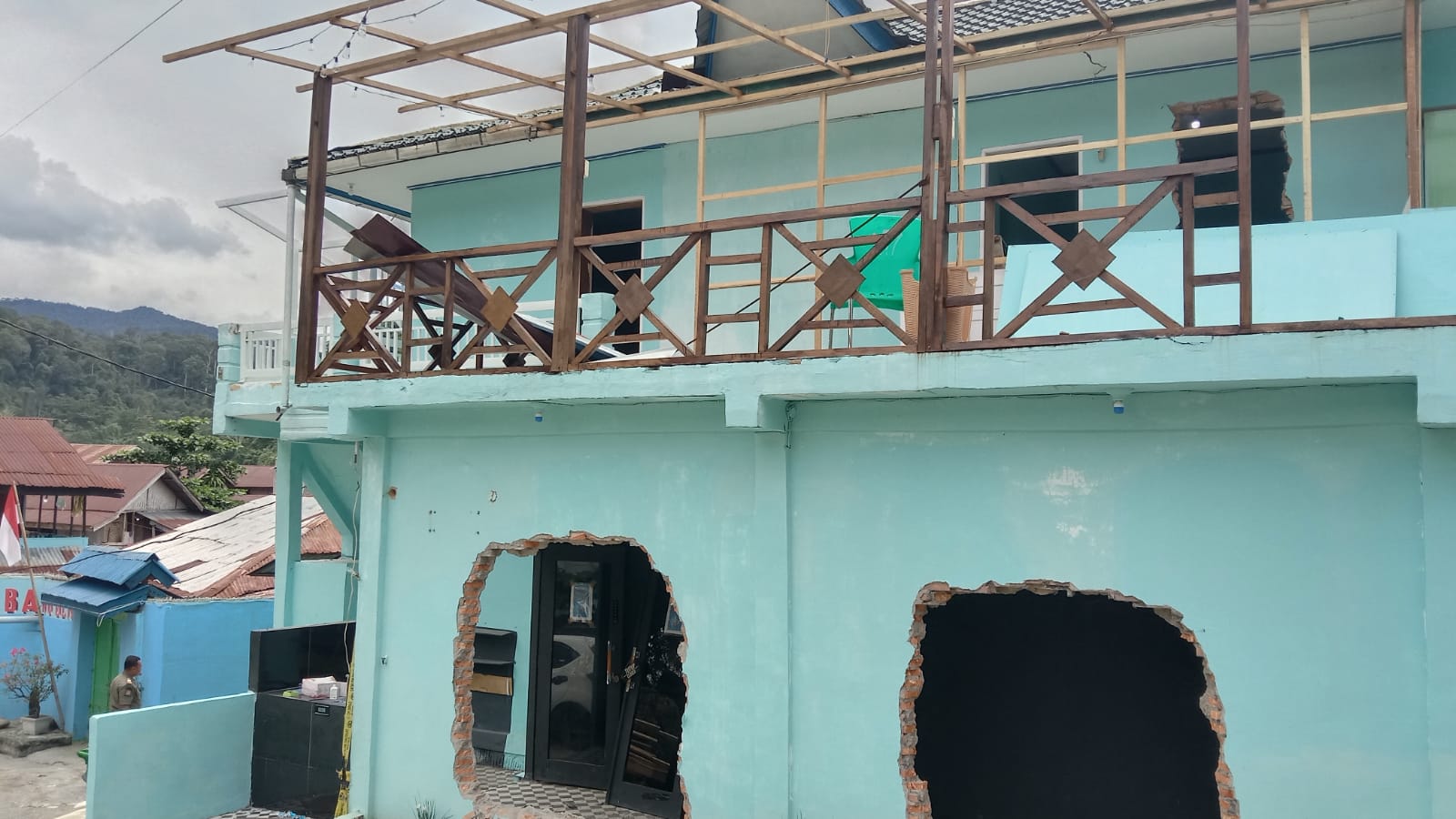 Forkopimda Langkat Tertibkan Tempat Hiburan Tak Berizin dan Diduga Terlibat Narkoba 4 IMG 20250908 WA0155