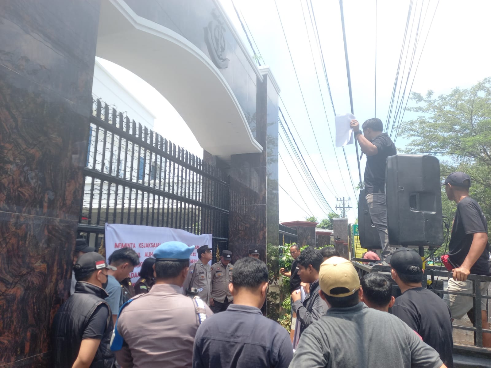Kasus Smart Board Rp50 Miliar di Langkat, PERMAK Desak Kejati Sumut Tangkap Faisal Hasrimy 2 IMG 20250916 WA0198