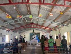 Satgas Yonif 700/WYC Pos Wuloni Gelar Minggu Kasih, Doa Damai Bergema di Gereja Katolik Wuloni