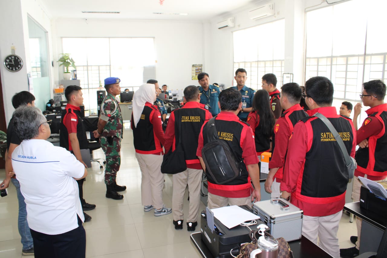 Kejati Sumut Geledah PT Pelindo dan KSOP Belawan, Usut Dugaan Korupsi PNBP Jasa Kepelabuhanan Miliaran Rupiah 1 3d6e20f6 7769 4cc4 8cd7 910f57811094