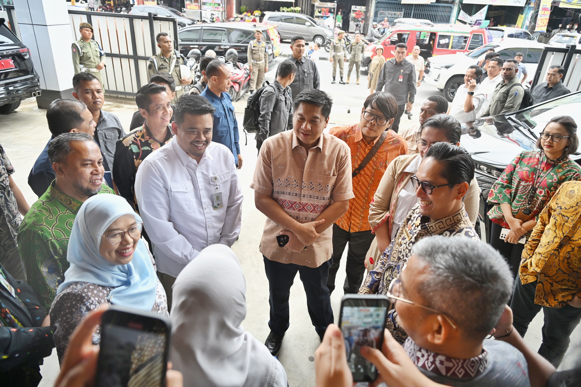 Gubsu Dampingi Mendagri dan Menteri PKP di MPP Kota Medan 3