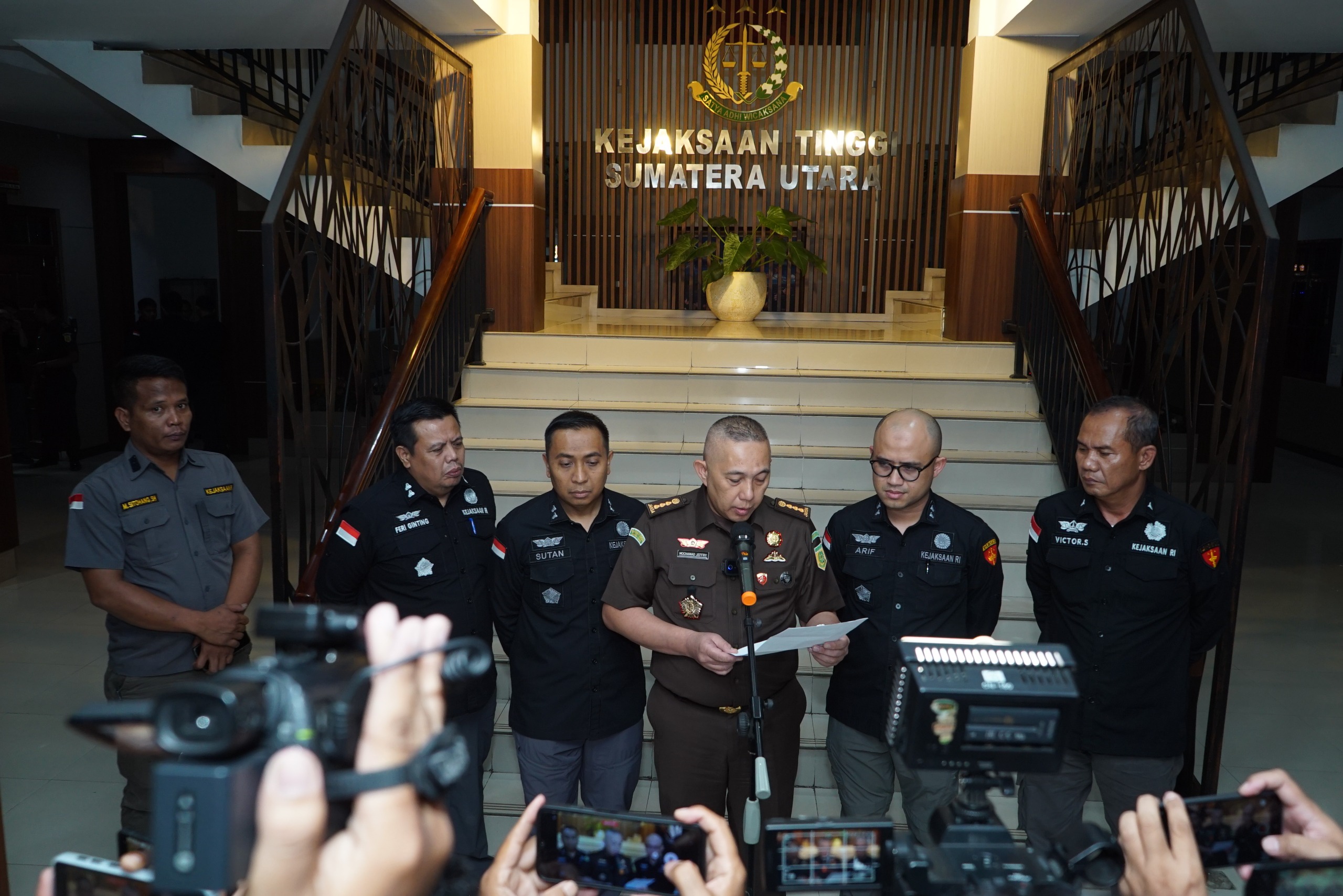 Dua Mantan Pejabat BPN Ditahan, Diduga Terlibat Korupsi Pelepasan Aset PTPN I untuk Citraland 4 IMG 20251014 WA0226