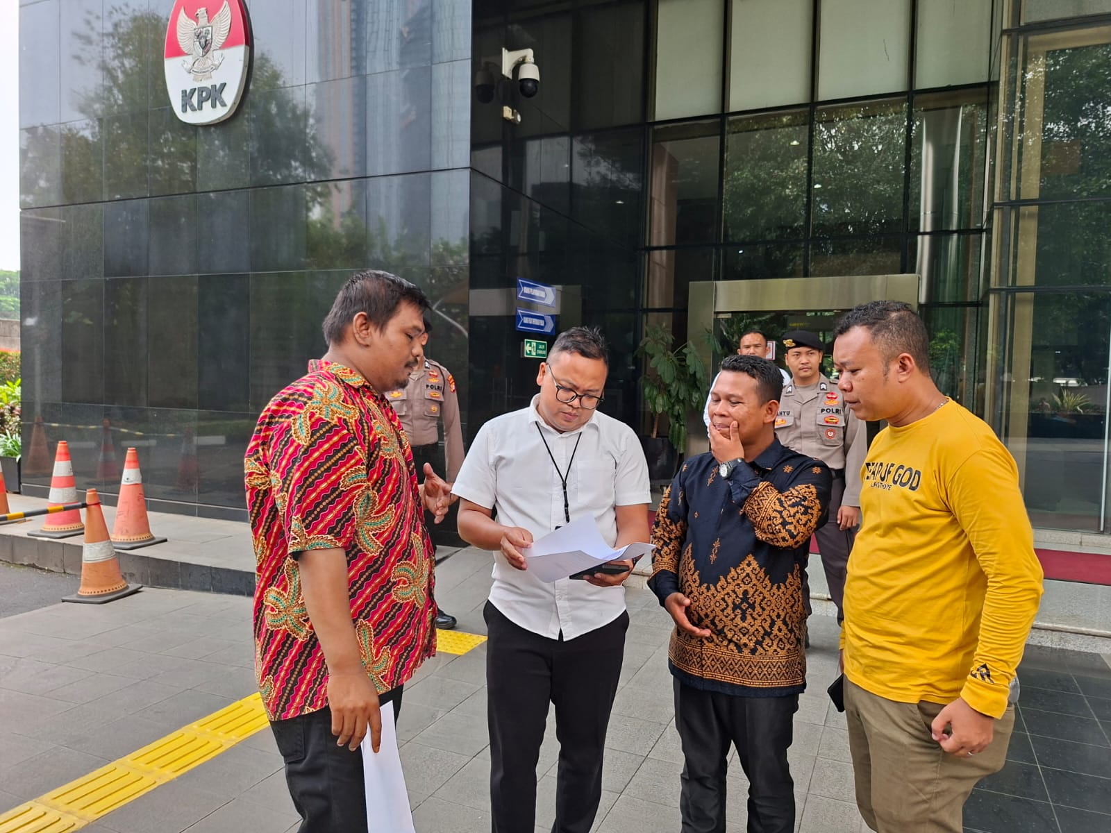 Koalisi Mahasiswa dan Pemuda Geruduk BRI Pusat dan KPK, Desak Usut Skandal KUR Fiktif Rp 17 Miliar di Unit Sei Kepayang Tanjungbalai 4 IMG 20251020 WA0112