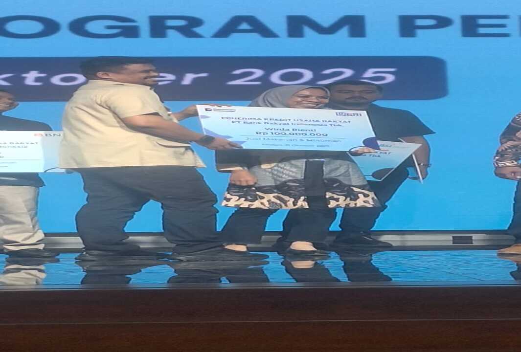 Akad Massal KUR Dihadiri Gubernur Sumut Bobby Nasution, BRI Komitmen Terus Jadi Mitra Strategis UMKM dan Masyarakat 1 IMG 20251027 WA0329