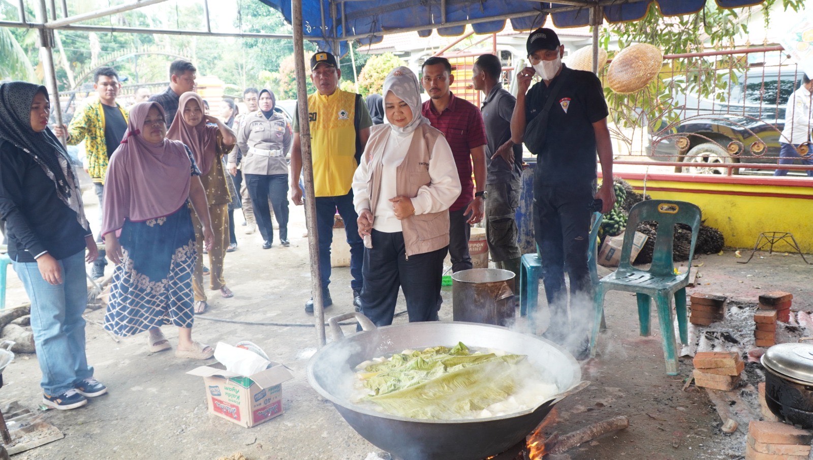Bupati Langkat Pastikan Kehadiran Pemerintah, Salurkan Bantuan ke Warga Salahaji Pematang Jaya 5 97135089 963f 471f a430 f1dd1f2864c2