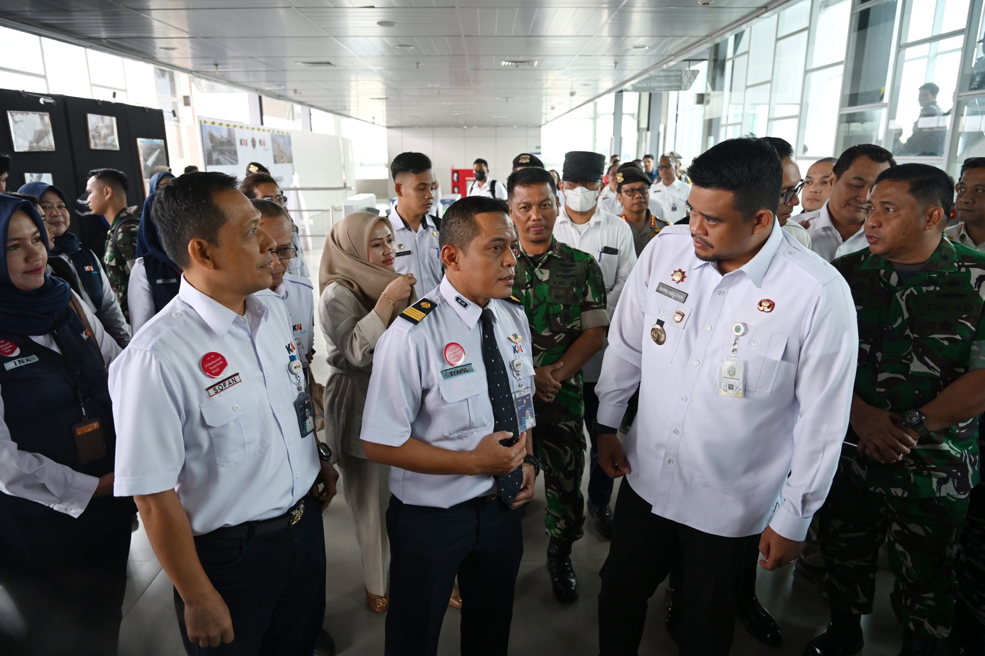 Gubsu Tinjau Mudik Natal Stasiun KretaApi Medan 2