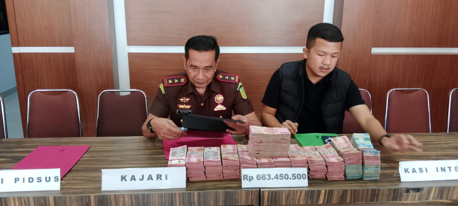 Kejari Tanjungbalai Tetapkan Empat Tersangka Dugaan Korupsi Dana Hibah KPU Rp16,5 Miliar 2 IMG 20251219 WA0320