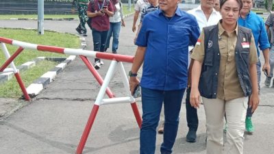 Edwin Dampingi Stafsus Presiden Salurkan Bantuan Presiden untuk Korban Banjir Sibolga–Tapteng