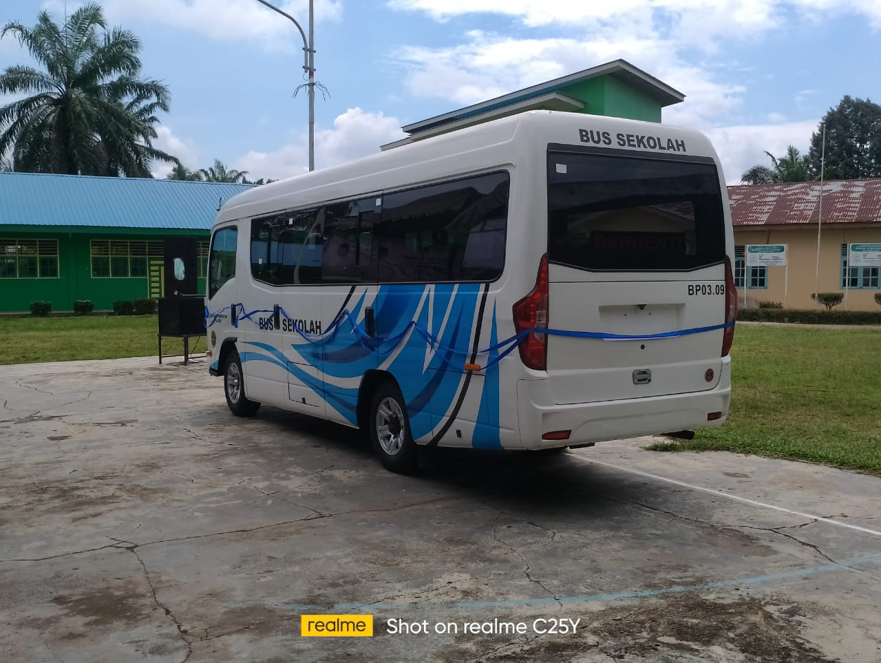 Ponpes Modern Al Hasyimiyah Terima Bantuan Bus Sekolah dari Kementerian Perhubungan 3 fb6a1918 a9b4 45a8 91d4 f9215c8488c8