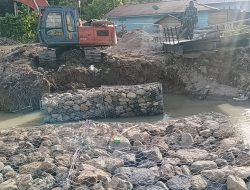 Yonzipur I/DD Mulai Bangun Jembatan Sungai Mahassan di Desa Sitolu Bahal