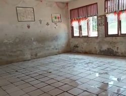 Satgas Korem 023/KS Bersihkan SD Negeri 152983 Tukka, Pulihkan Pendidikan Pasca Bencana