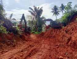 Satgas Gulbencal Kodam I/BB Kerahkan Alat Berat Percepat Pembersihan Sungai dan Pembukaan Akses Jalan di Tukka