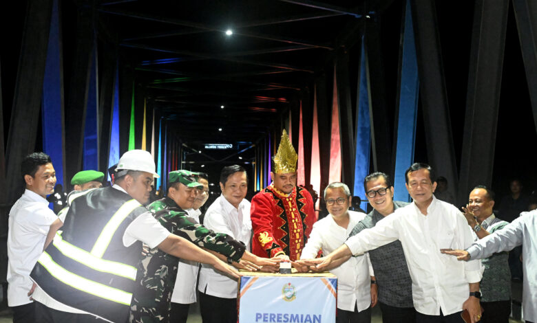 Gubernur Bobby Nasution Resmikan Jembatan Idano Noyo Masyarakat Nias Sambut Gembira 6 780x470 1