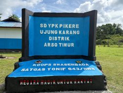 Peduli Dunia Pendidikan, Satgas Yonif 643/Wns Rehab SD YPK Pikere